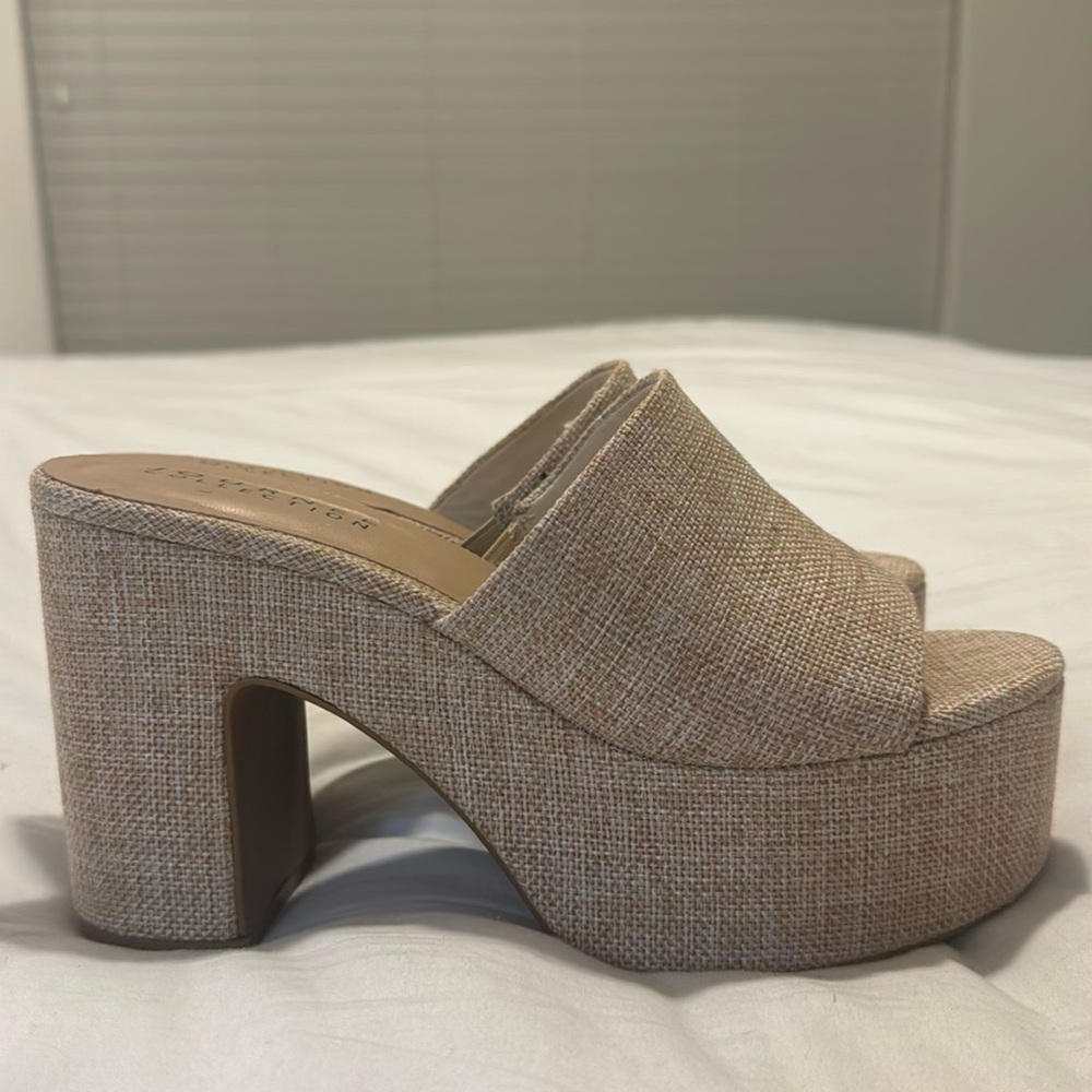 Journee Collection Enya Platform Sandal